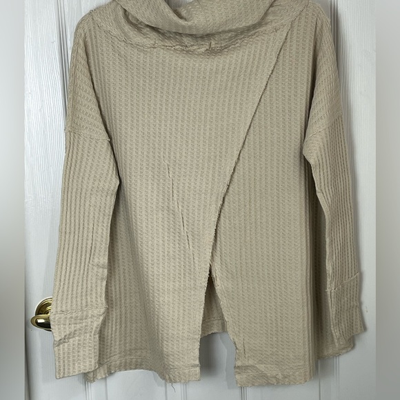 Free People Juicy long sleeve top with back slit in stone cold, size XS - Picture 2 of 5